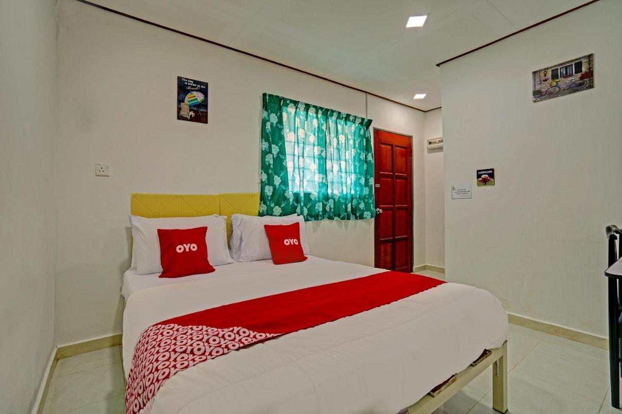 Capital O 90423 Teratai Chalet Hotel Kampong Raja Exterior photo